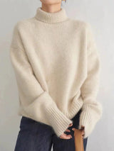 Elegant and cozy turtleneck sweater in linen