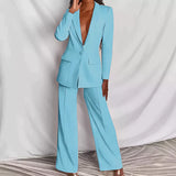 Stylish set consisting of an elegant blazer and trousers