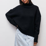 Relaxed-Fit Turtleneck Sweater with Timeless Silhouette
