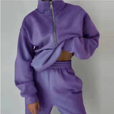 Comfortable tracksuit with zipper for women