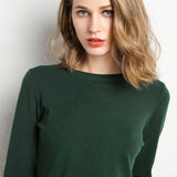Cashmere sweater with classic neckline for the autumn season