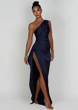 Women's maxi dress with one-shoulder slit