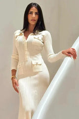Elegant midi dress with buttons and long sleeves