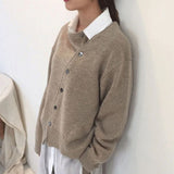 Luxurious cashmere cardigan with button fastening