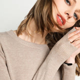 Cashmere sweater with classic neckline for the autumn season