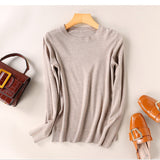 Cashmere sweater with classic neckline for the autumn season