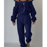Comfortable tracksuit with zipper for women