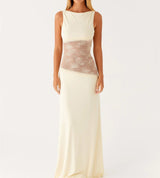 Long Lace Dress – Elegant and Sophisticated Silhouette