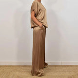 Elegant Women's Lounge Set with Wide-Leg Pants & Flowing Fabric